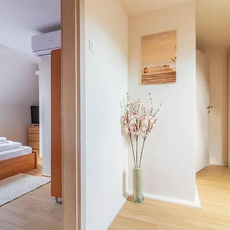 Bendor Sosto W Ac By Nw Apartament